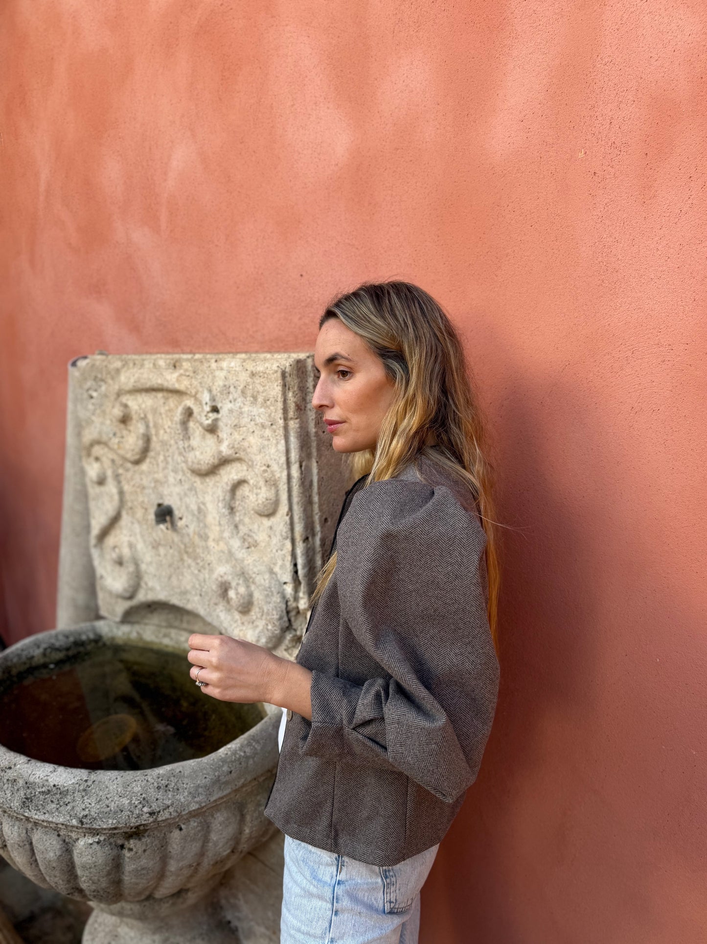 Chaqueta espiga topo