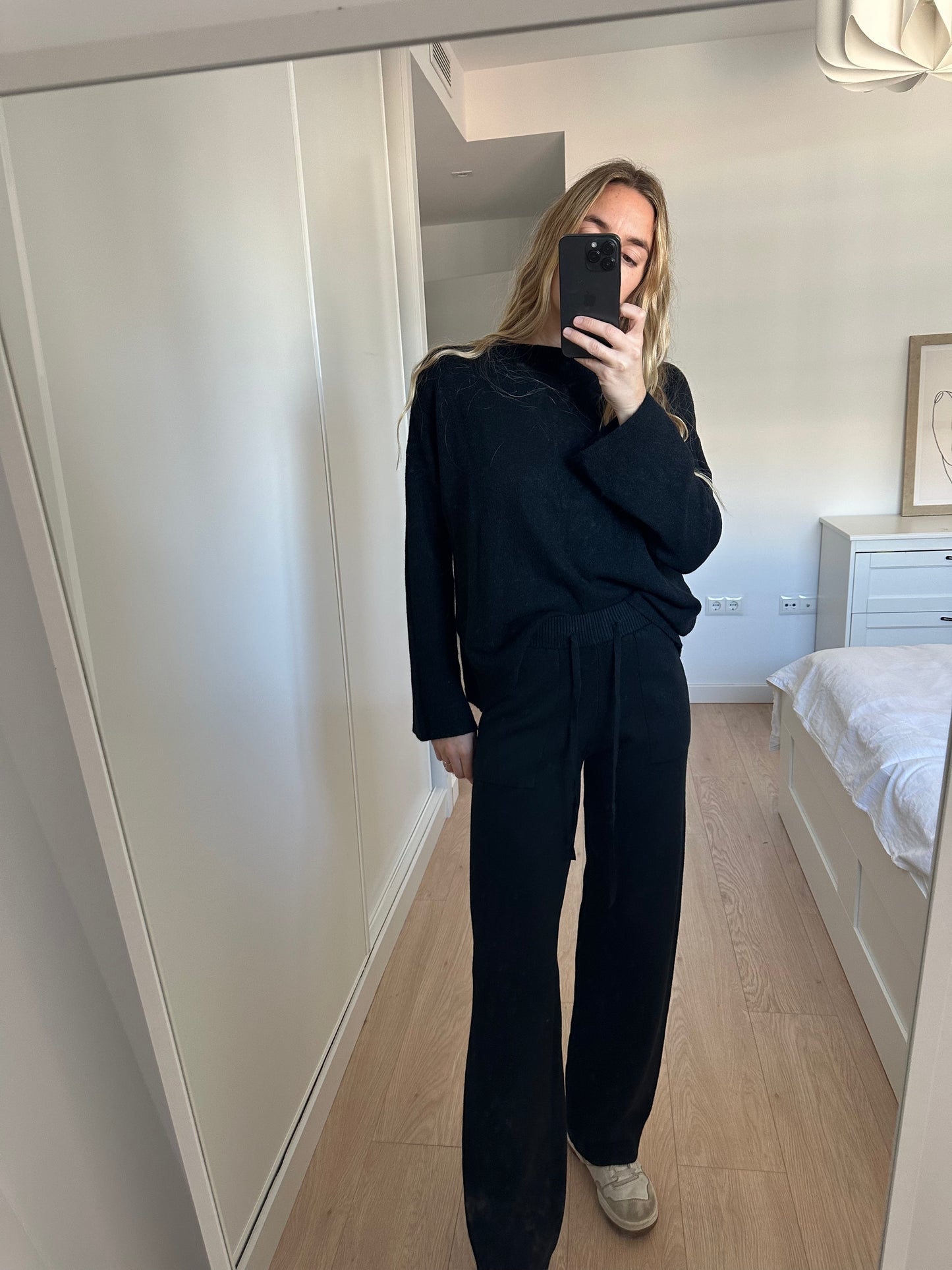 Pantalón punto negro