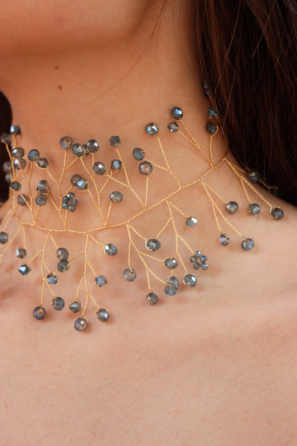 Choker bolitas y flores celeste