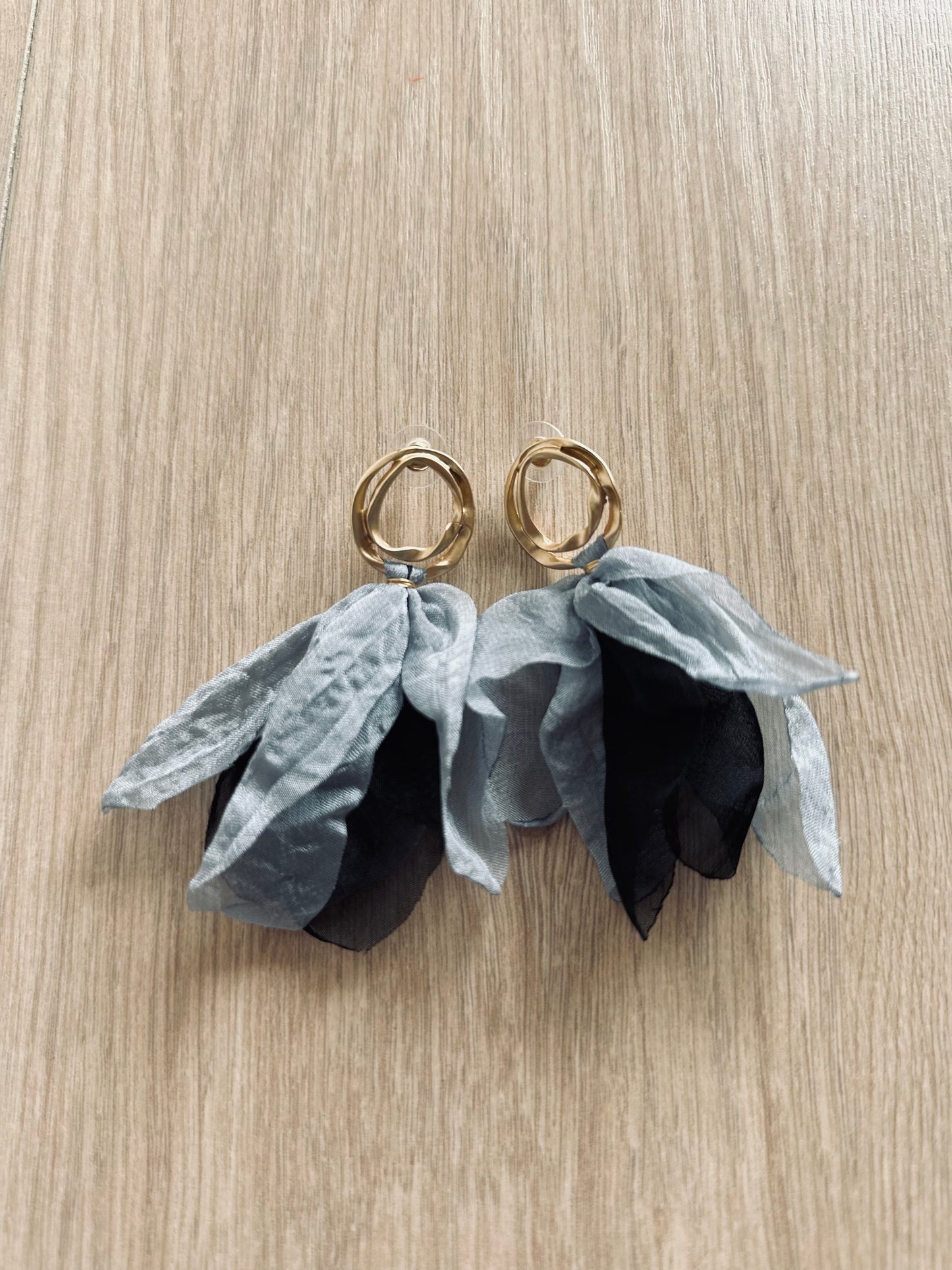 Pendientes gasa gris y negro