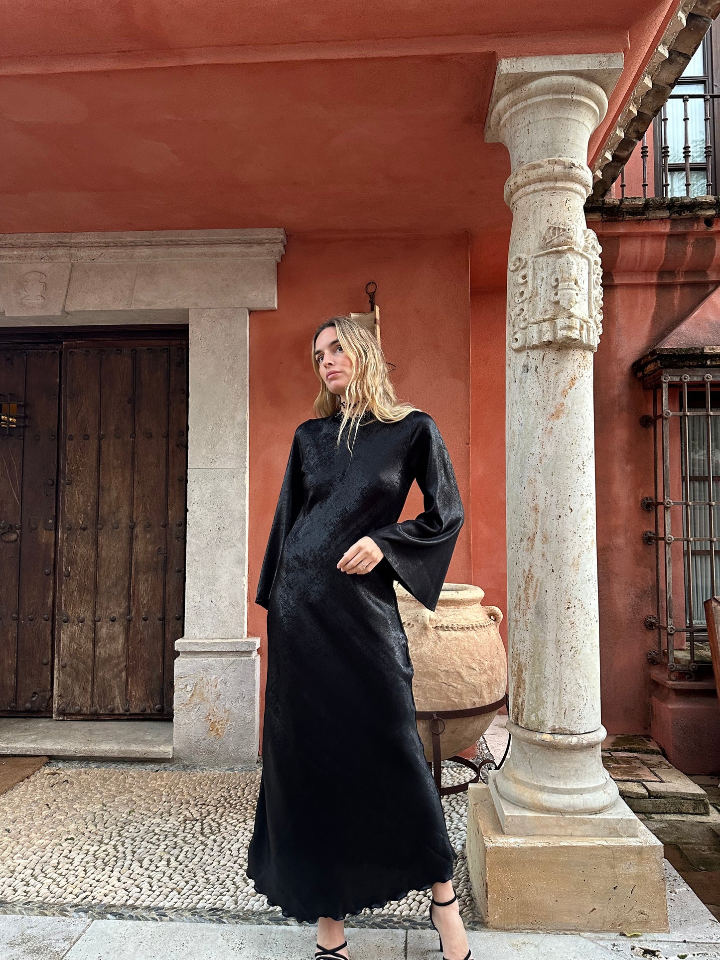 Vestido brillo negro