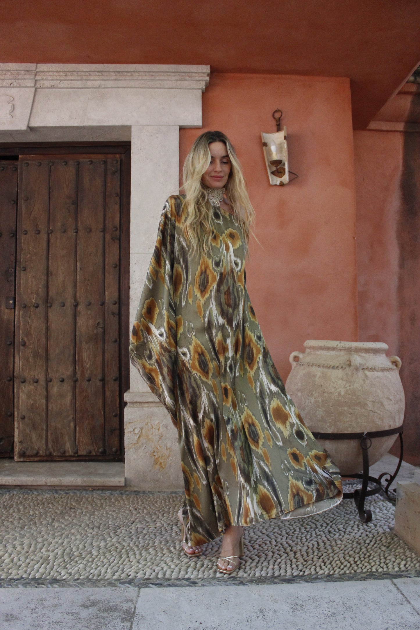 Vestido seda caqui