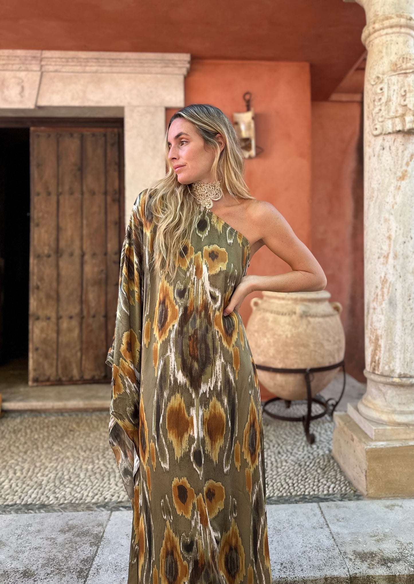 Vestido seda caqui