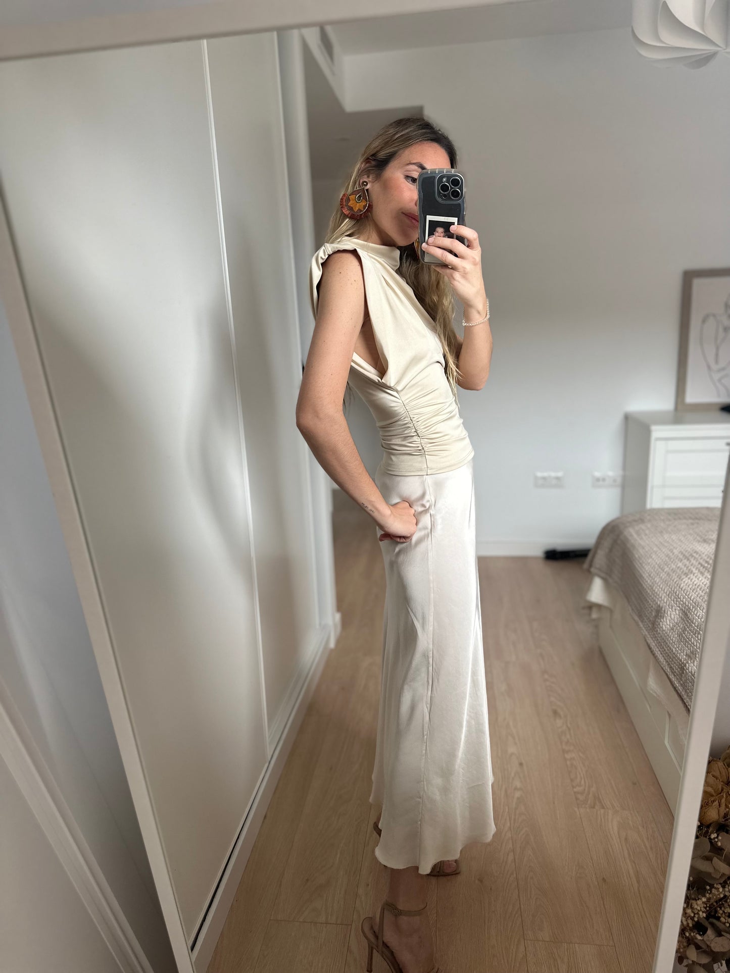 Falda raso beige