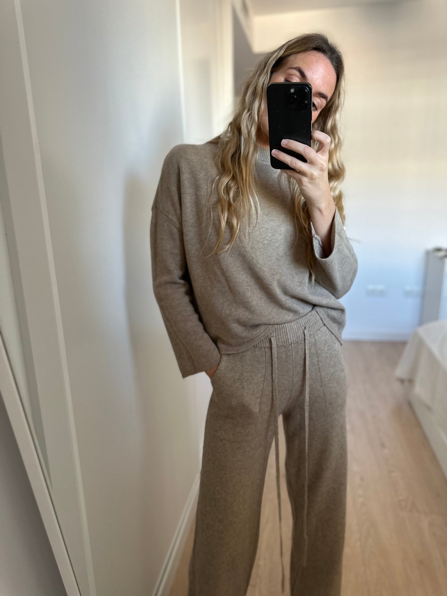 Pantalón punto beige