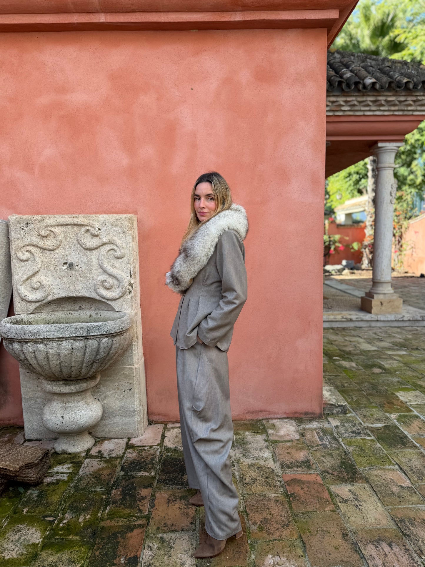 Pantalón traje tablas visón