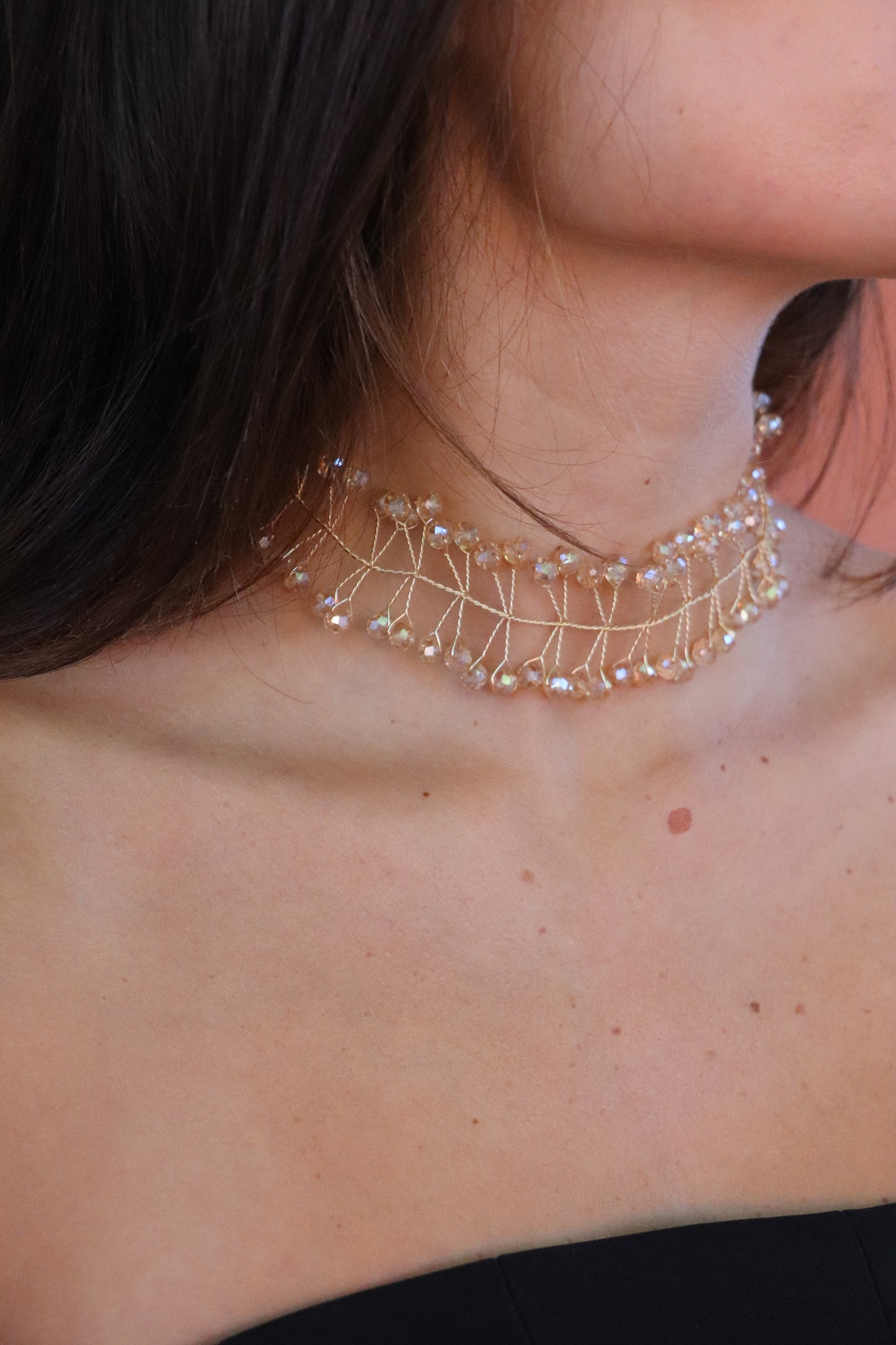 Choker bolitas beige