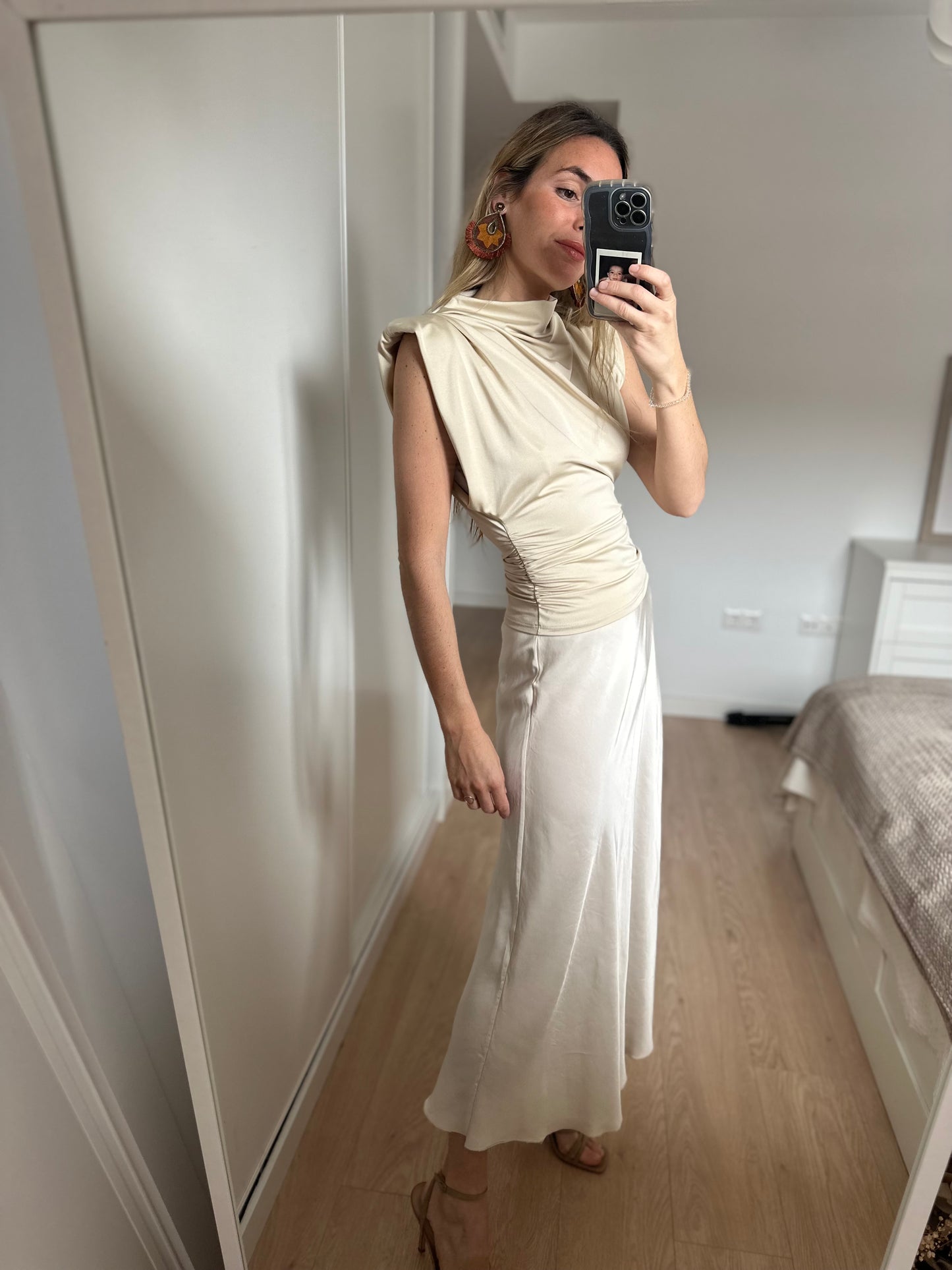 Falda raso beige