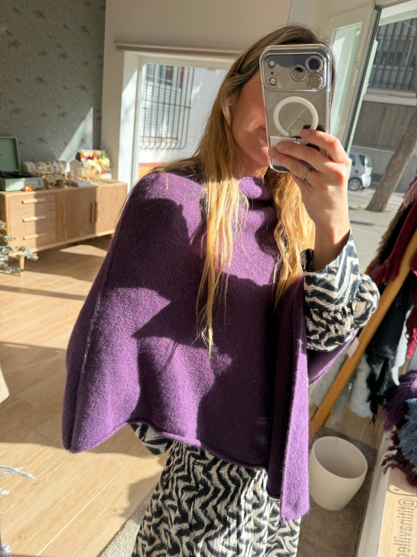 Poncho cerrado lana morado