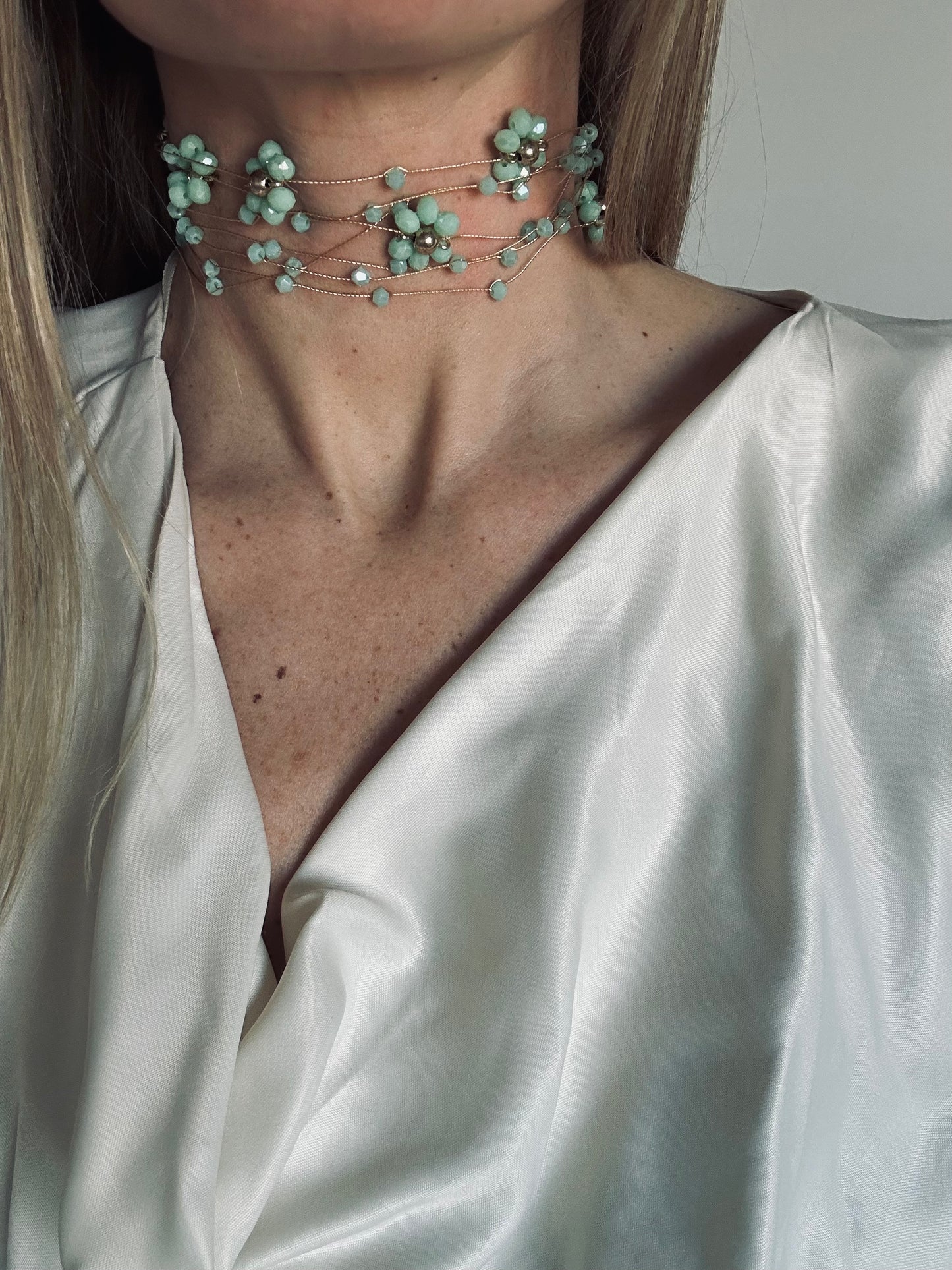 Choker flores verde agua