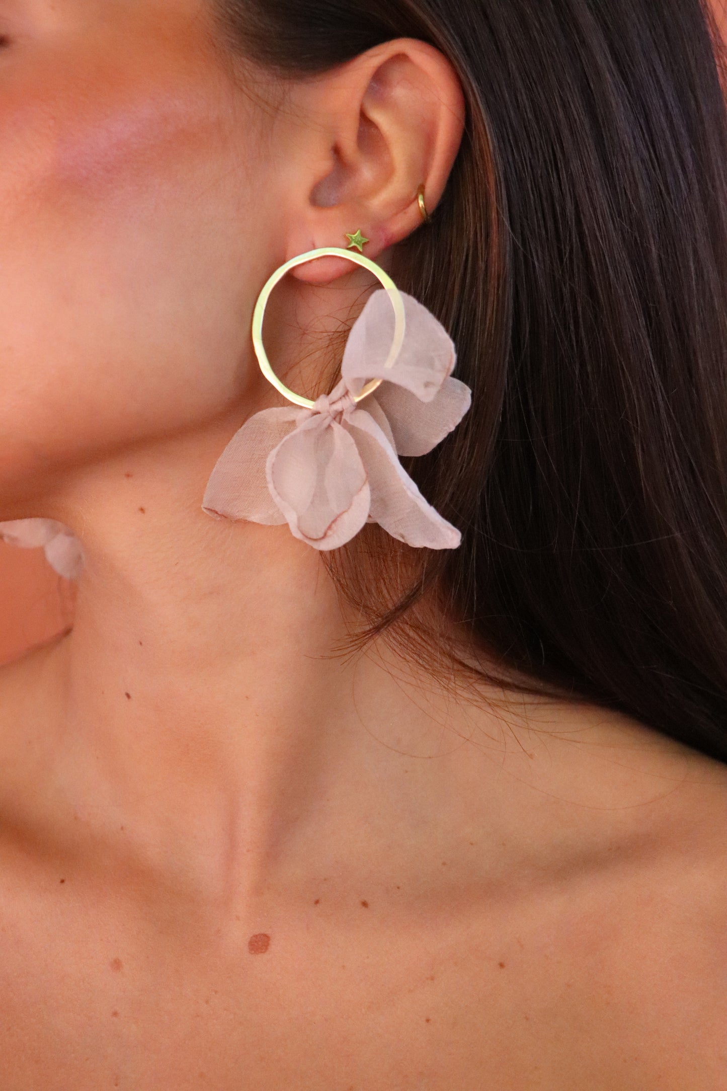 Pendientes lazada beige