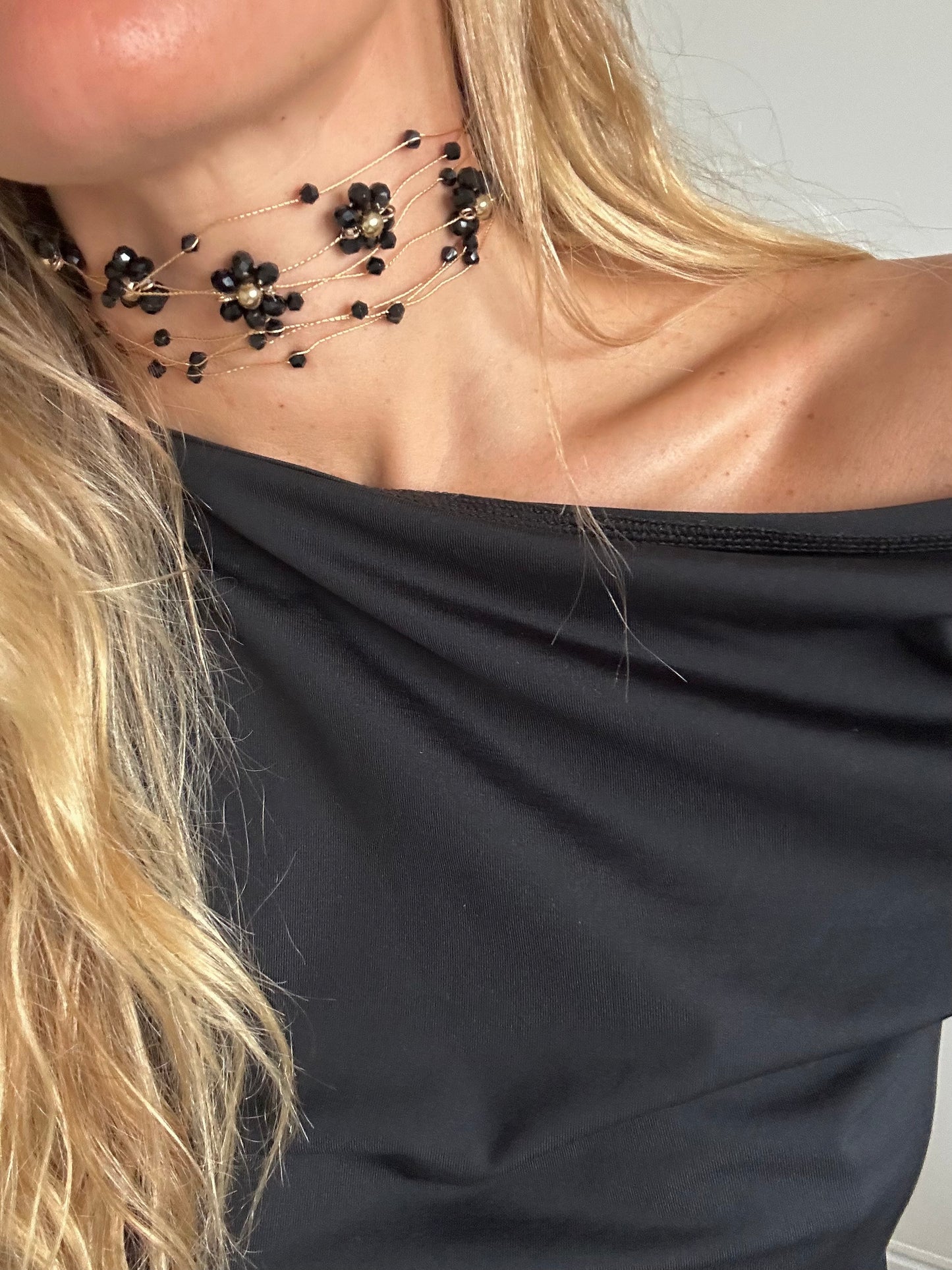 Choker flores negra