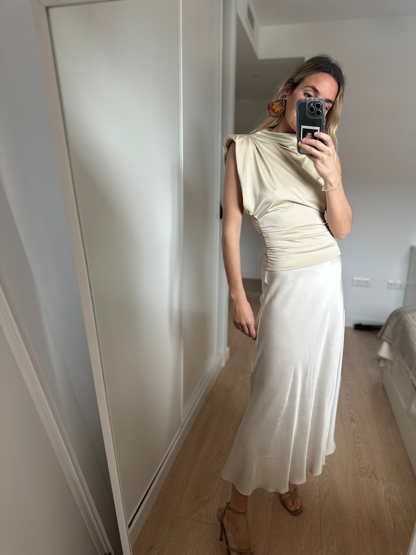 Falda raso beige