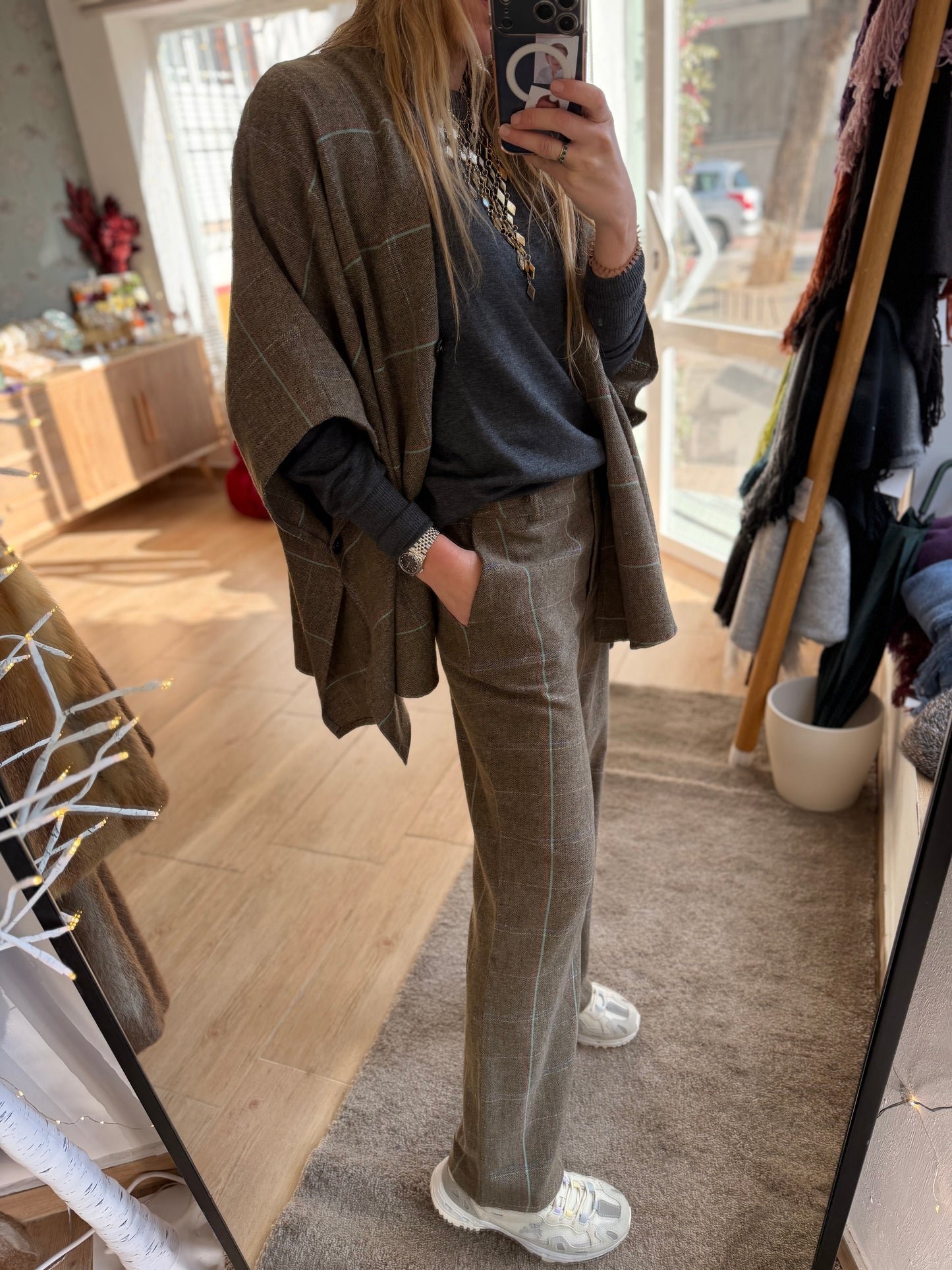 Pantalón lana cuadros beige
