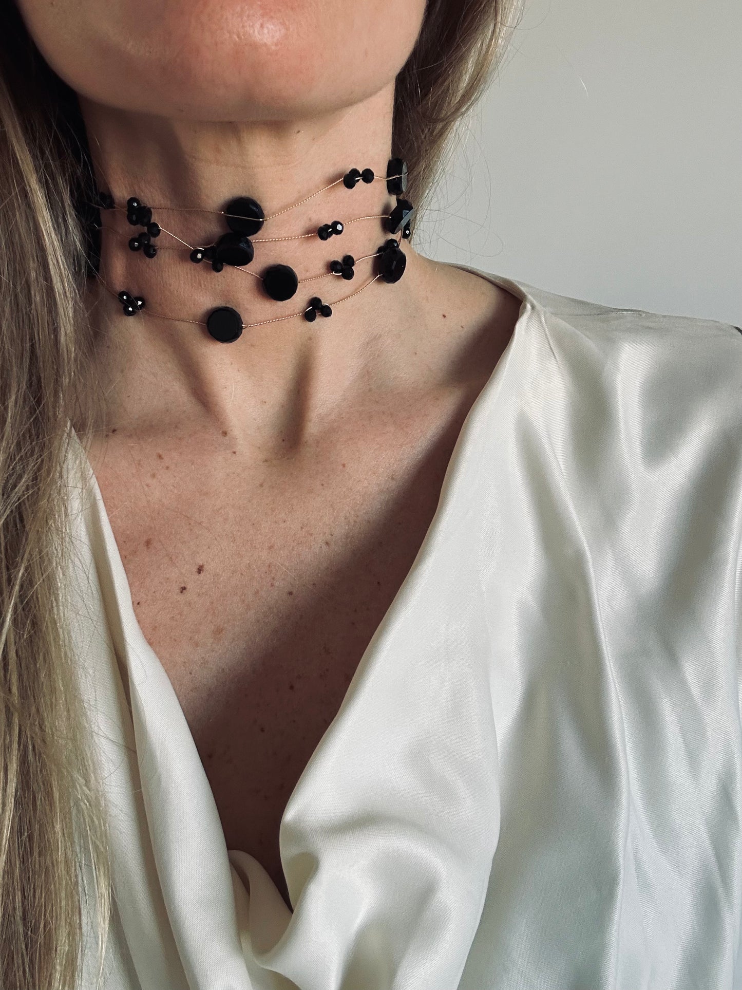 Choker medallones negro