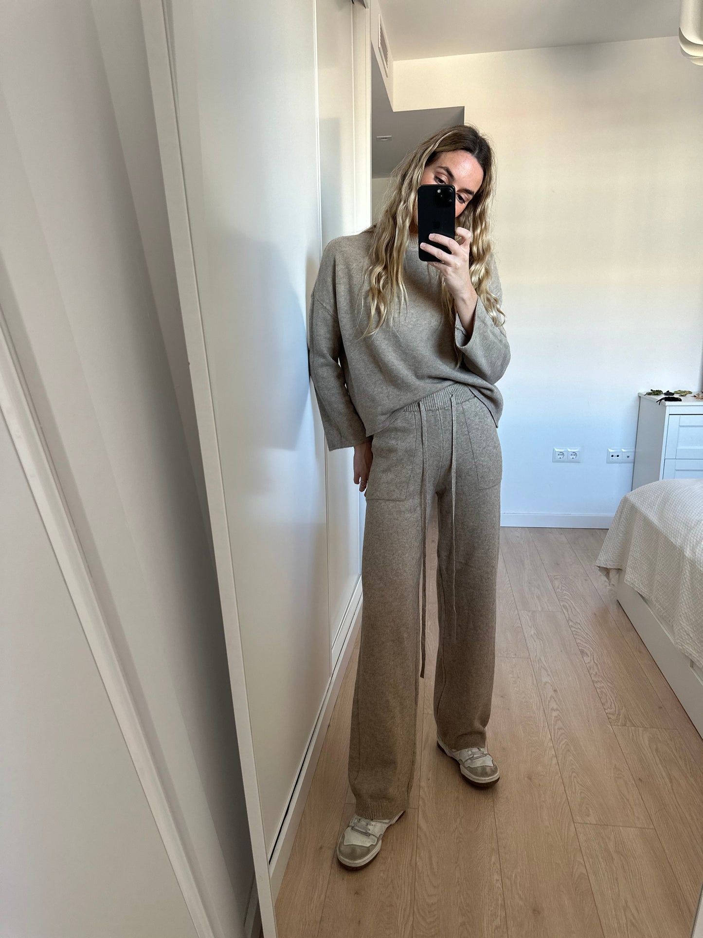 Pantalón punto beige