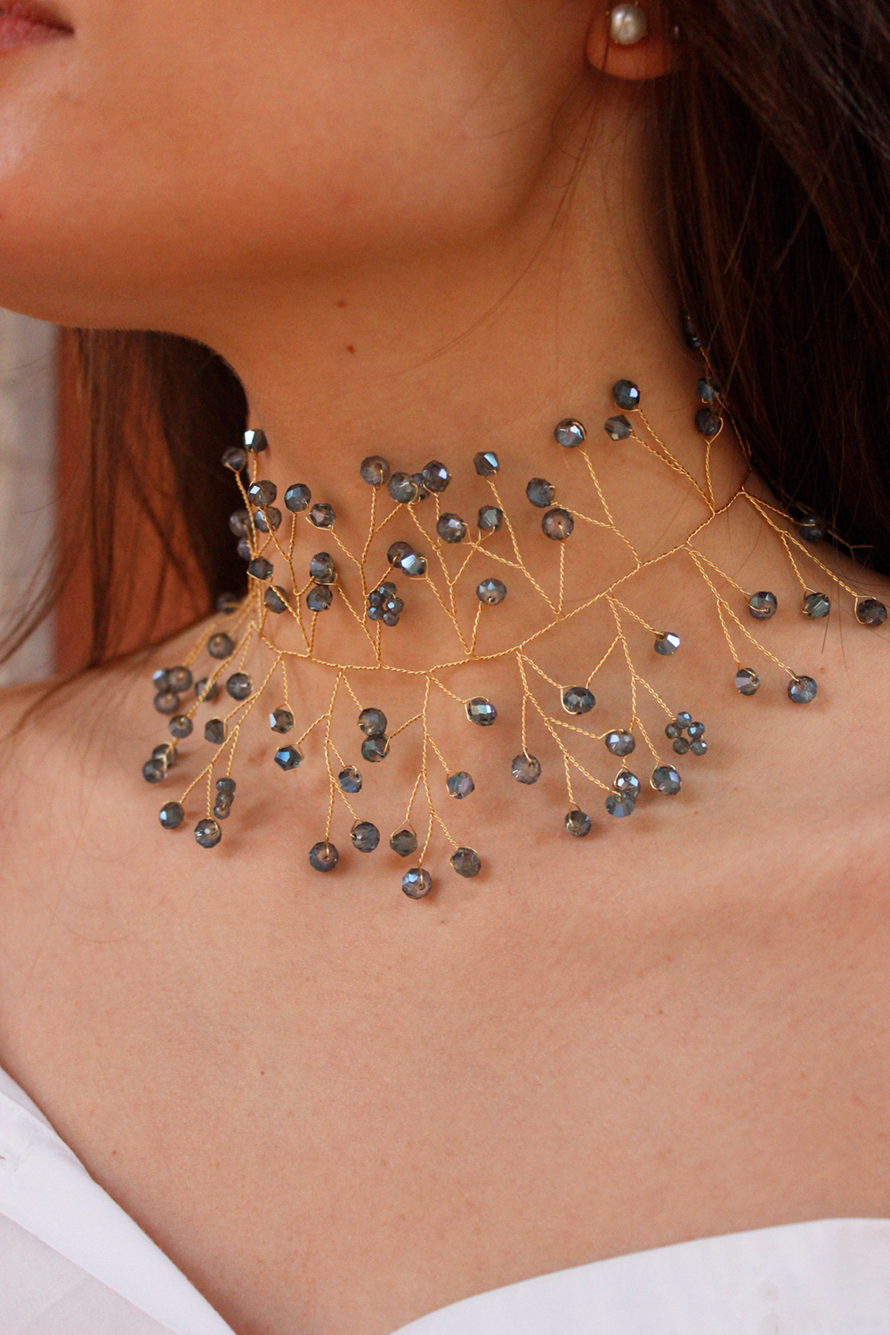 Choker bolitas y flores celeste