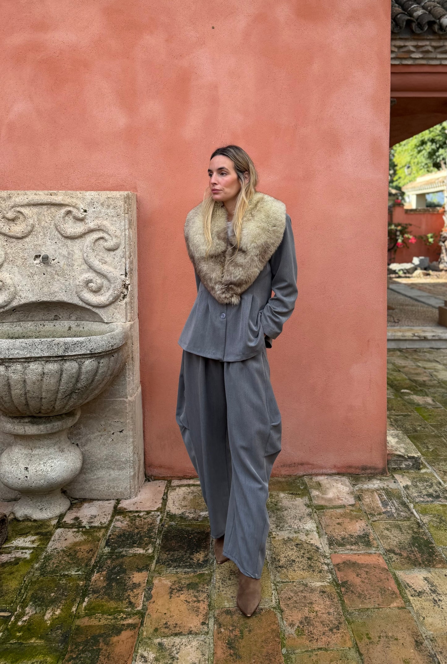 Pantalón traje tablas gris