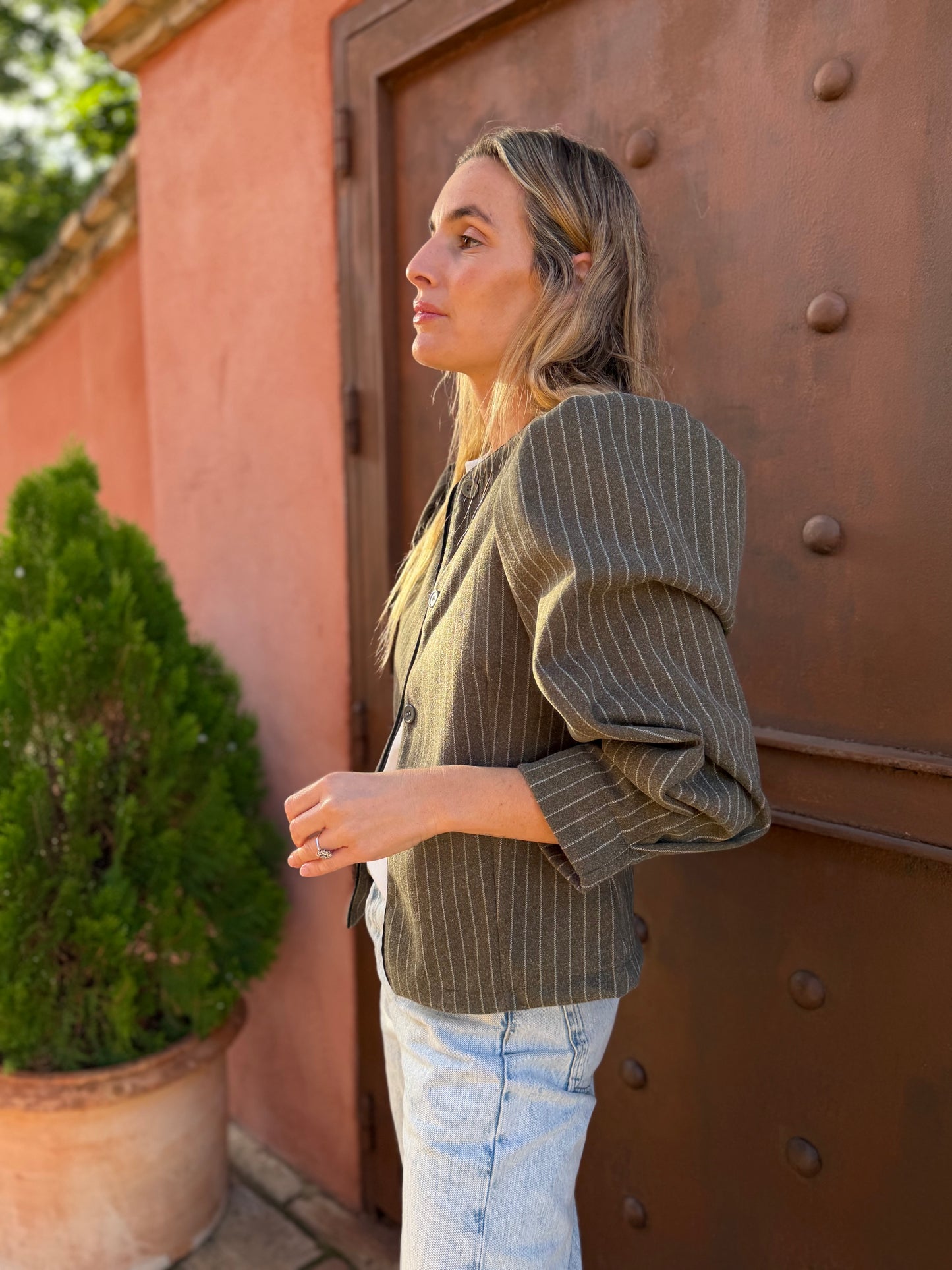 Chaqueta raya diplomática caqui