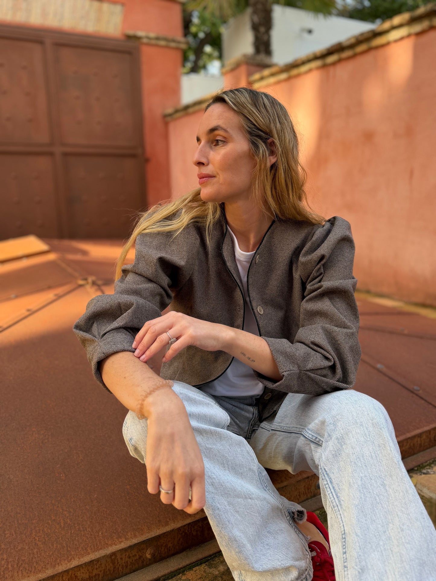 Chaqueta espiga topo