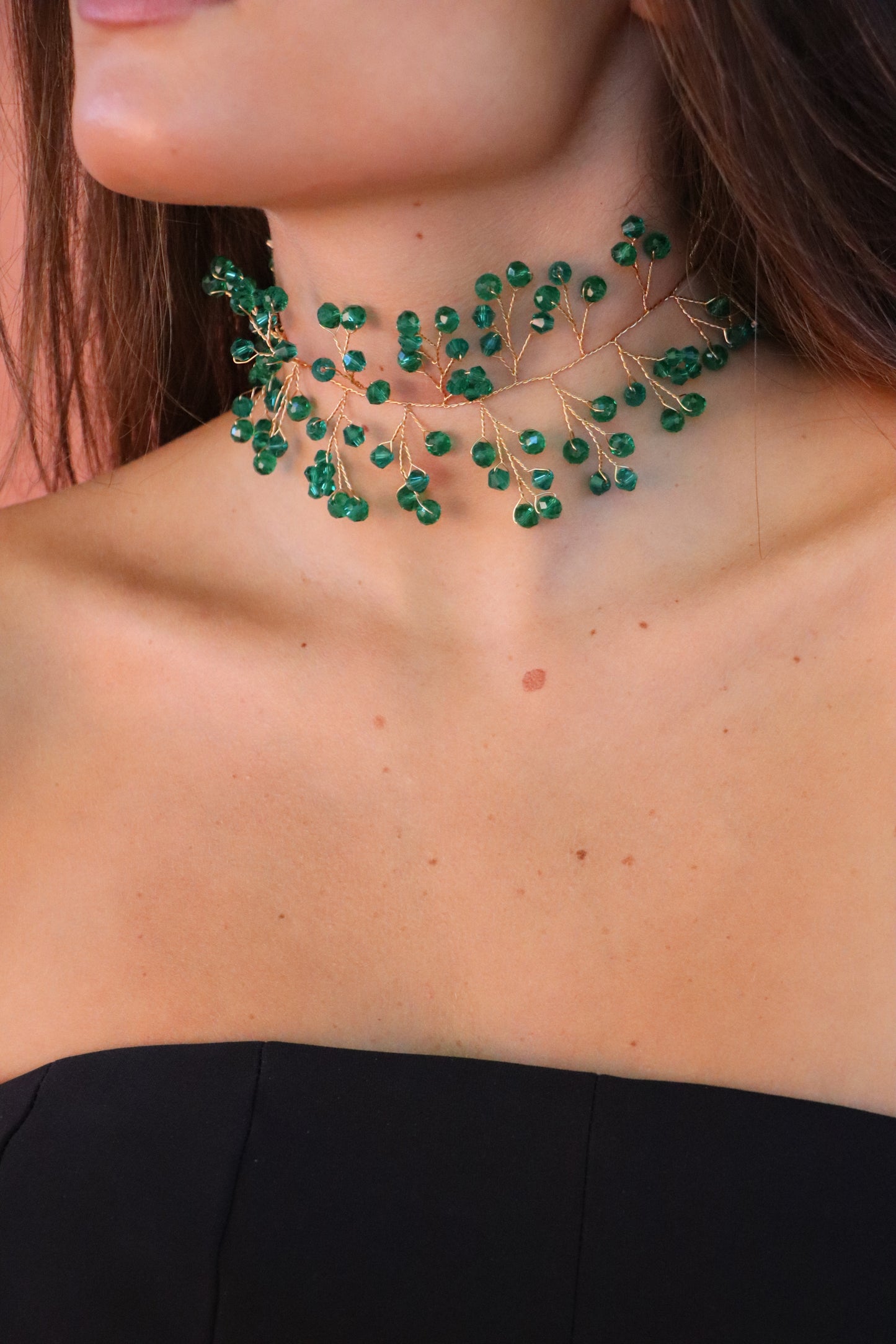 Choker bolitas y flores verde