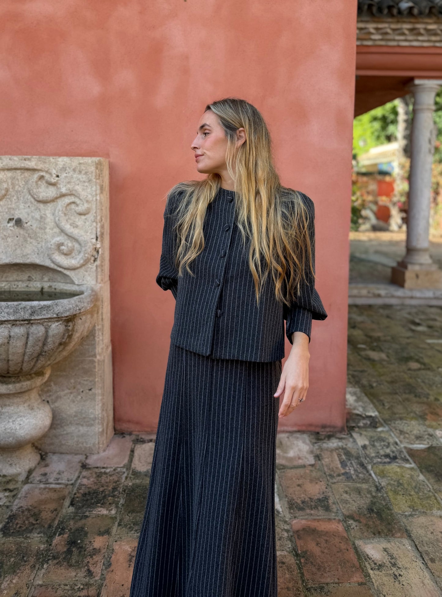 Falda lana raya diplomática gris