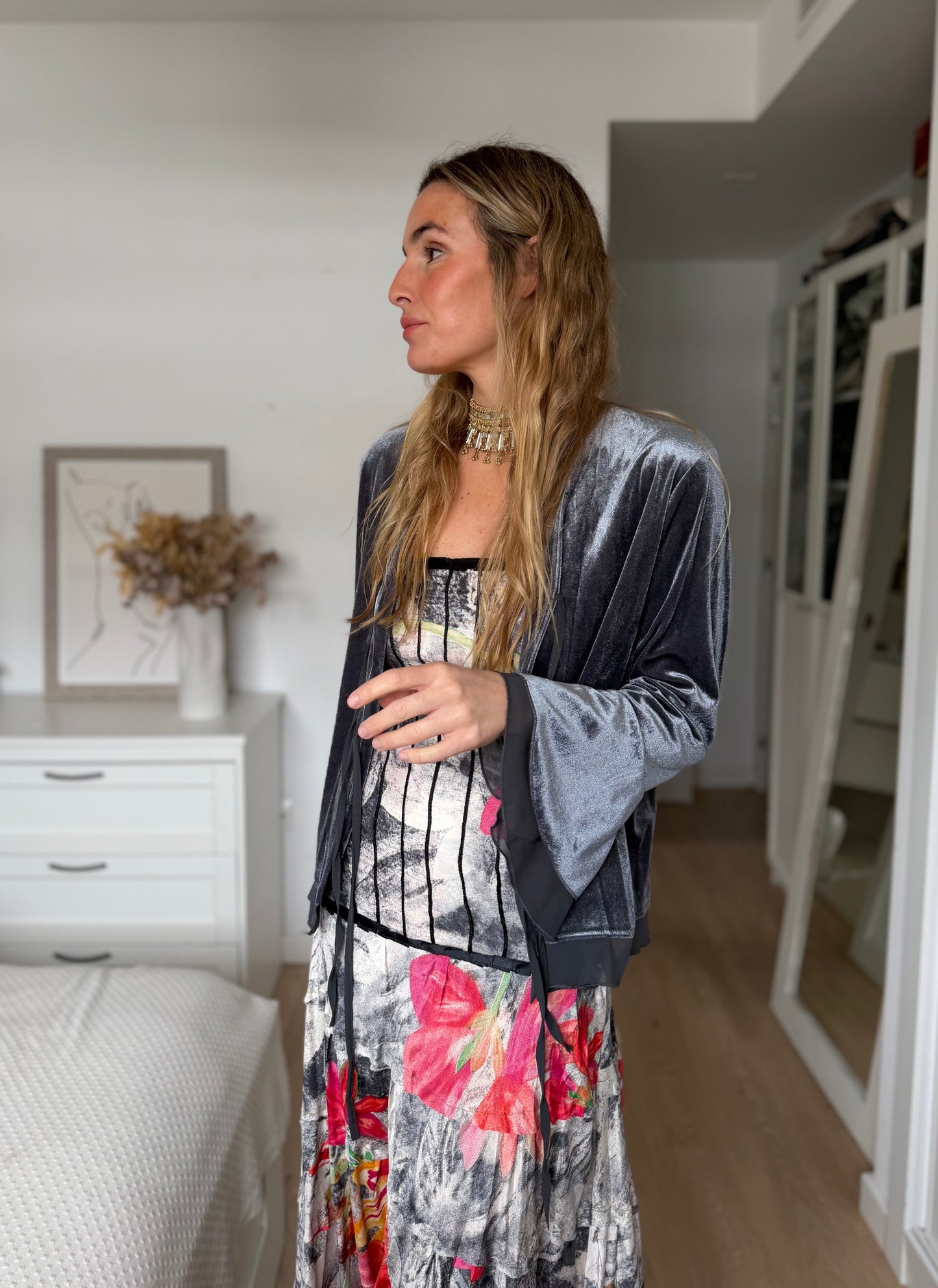 Chaqueta terciopelo y gasa gris