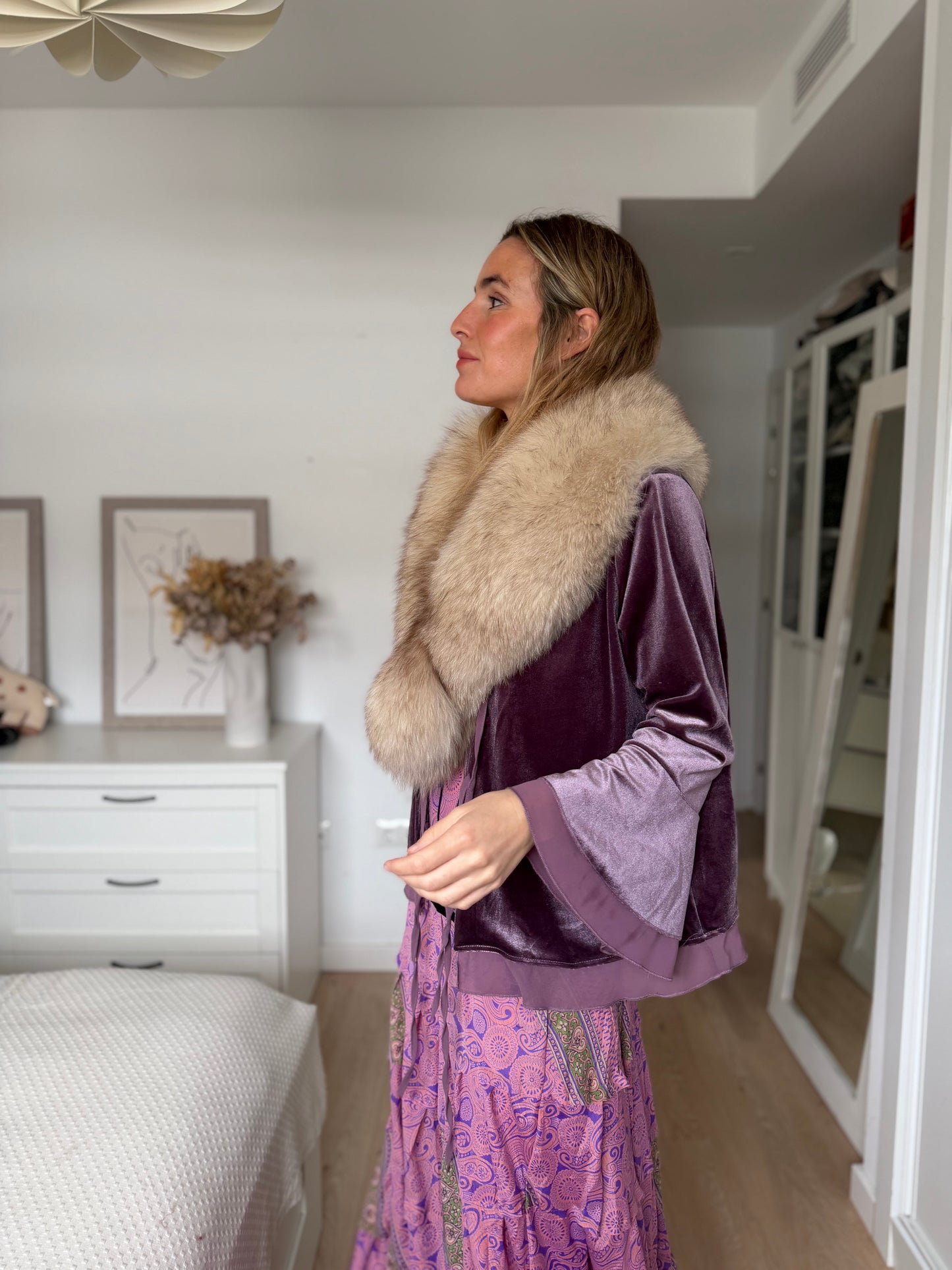 Chaqueta terciopelo y gasa berenjena