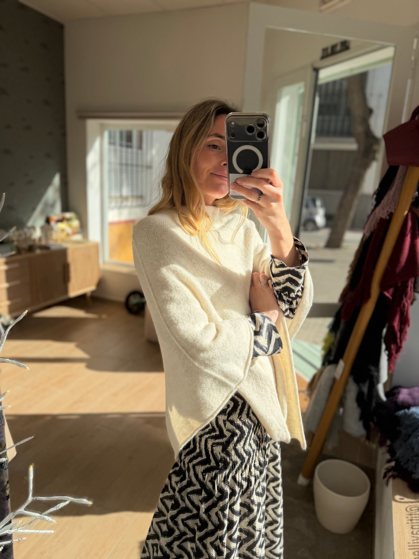 Poncho cerrado lana hueso