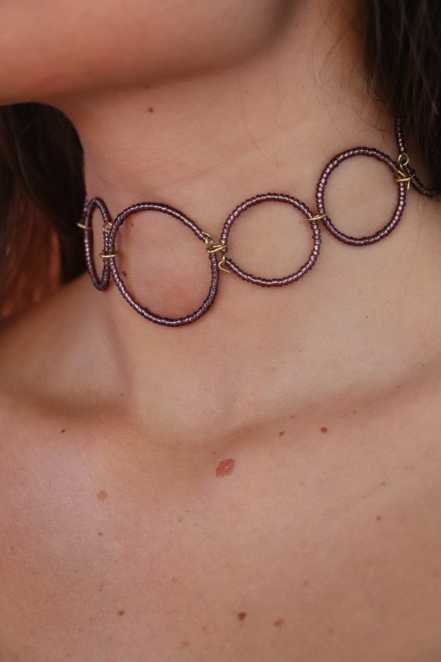Choker bolitas berenjena