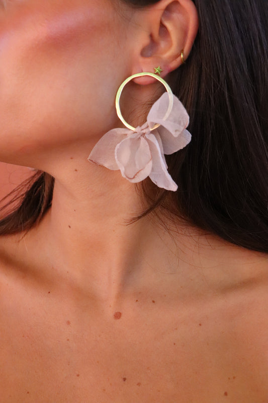 Pendientes lazada beige