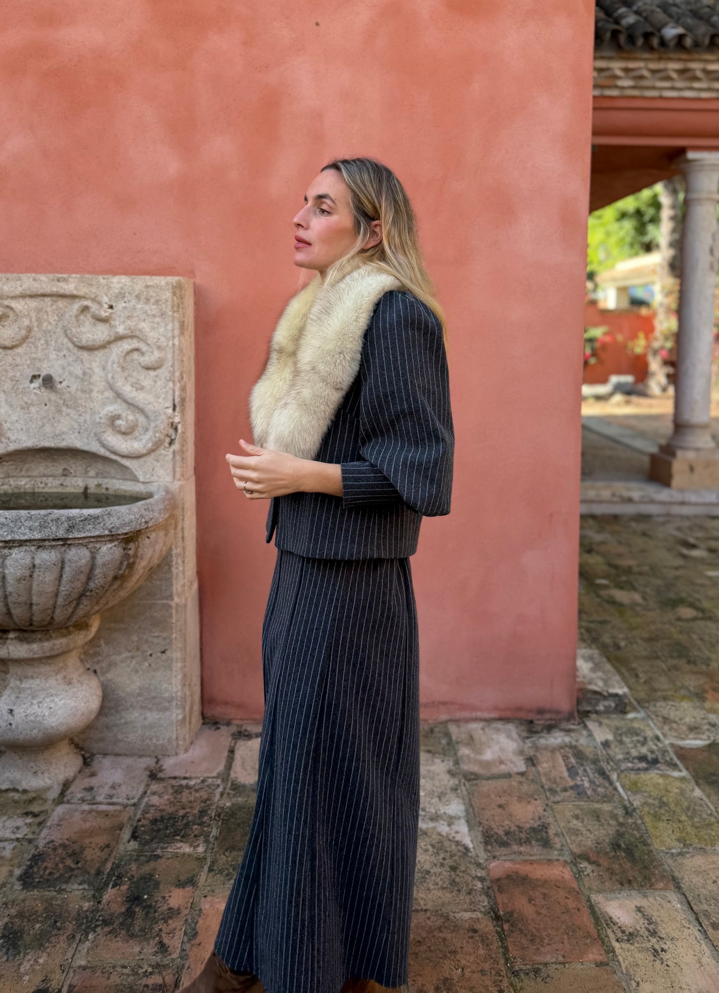 Falda lana raya diplomática gris