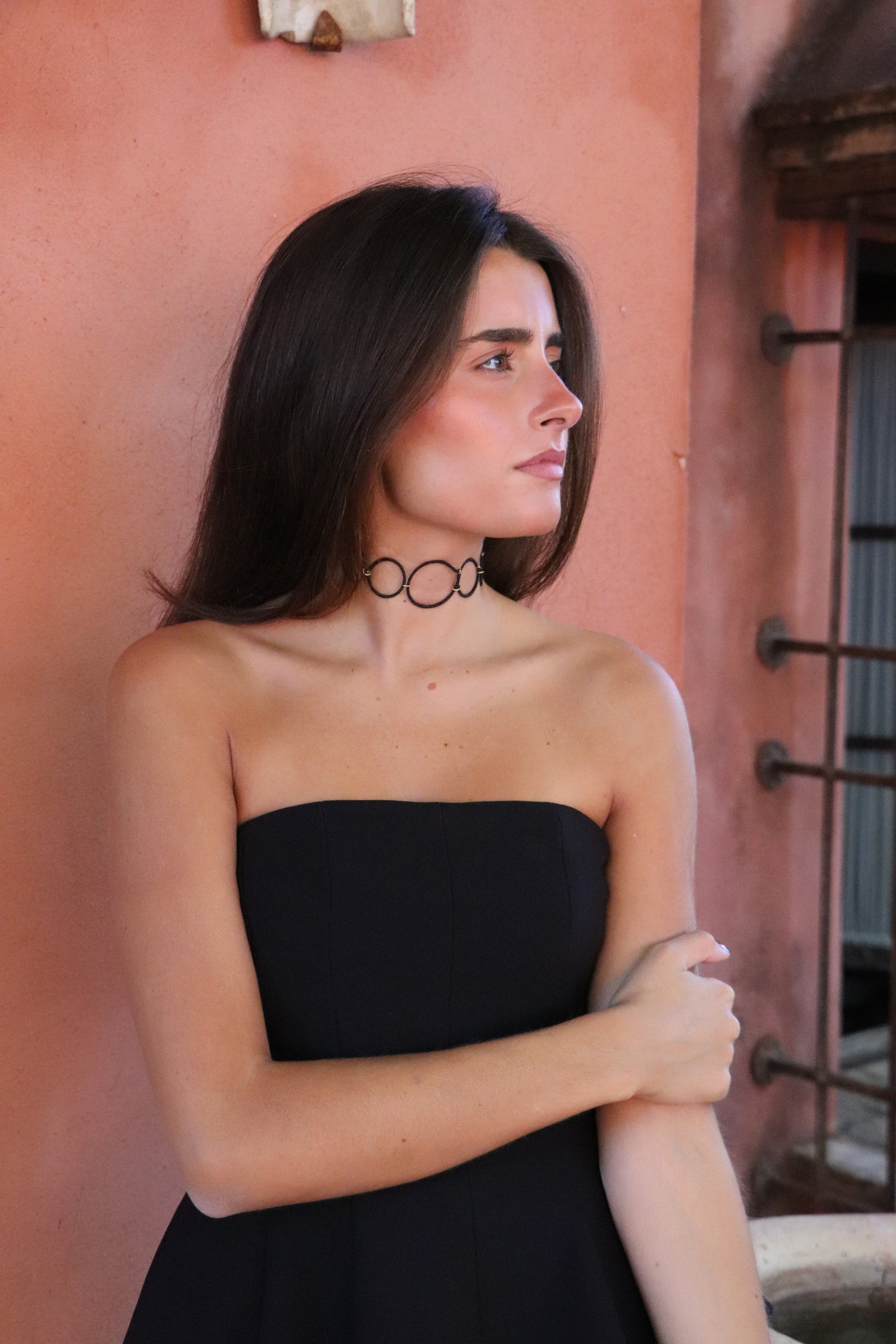 Choker bolitas negra