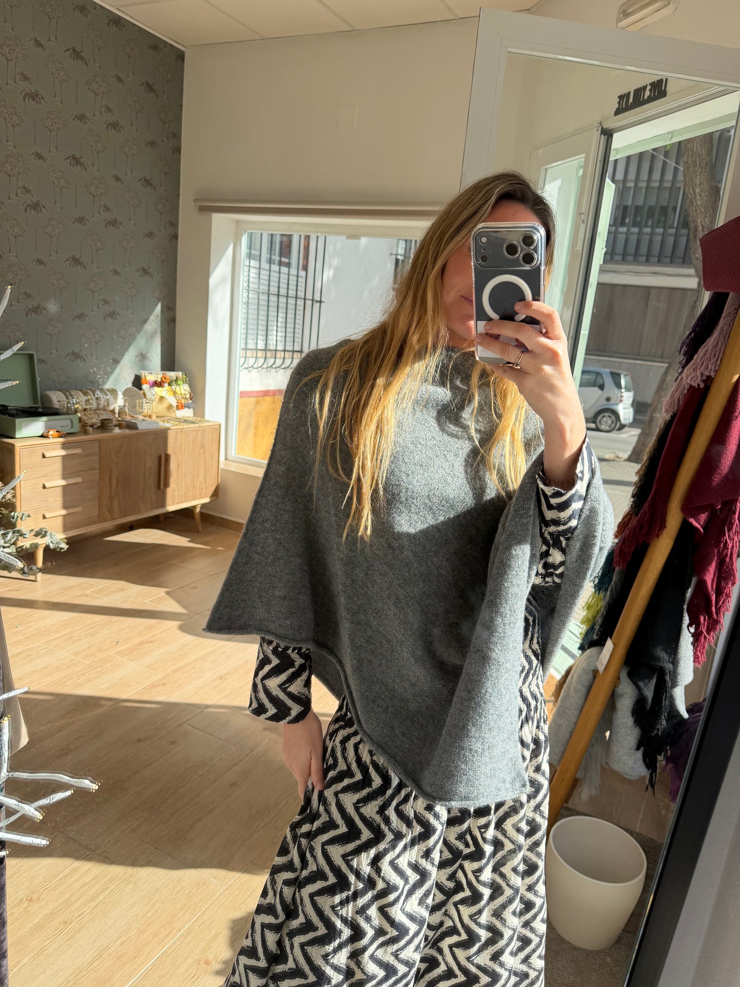 Poncho cerrado lana gris