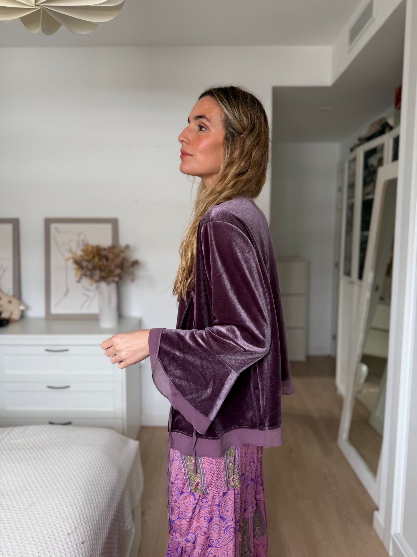 Chaqueta terciopelo y gasa berenjena