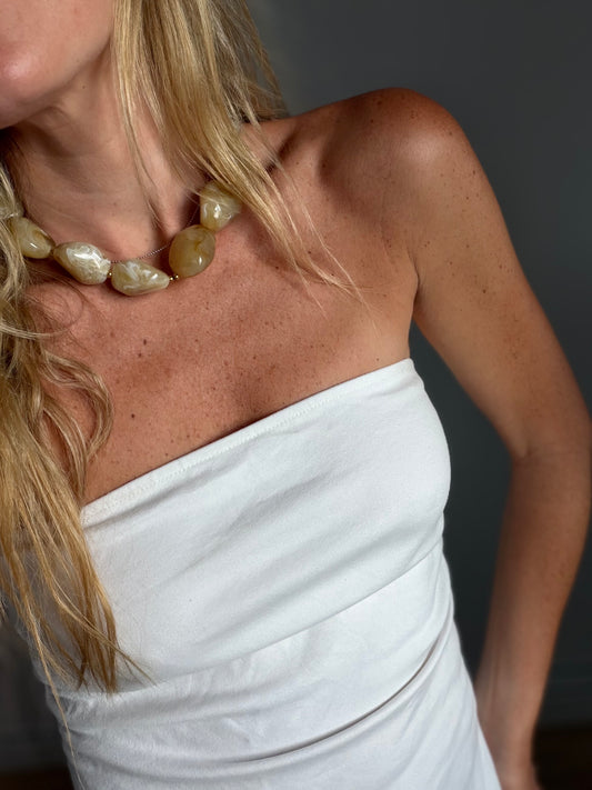 Collar piedras beige