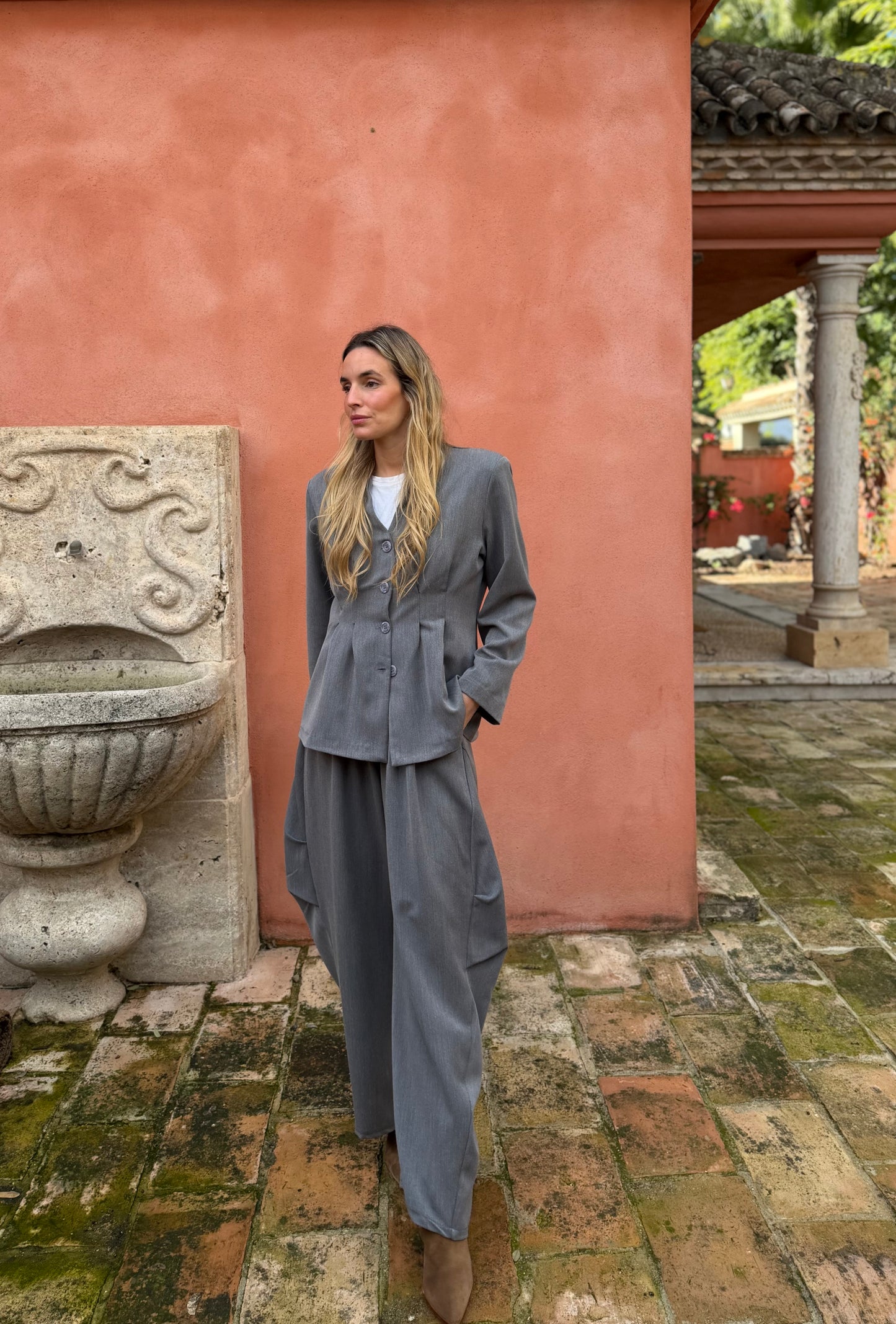 Pantalón traje tablas gris