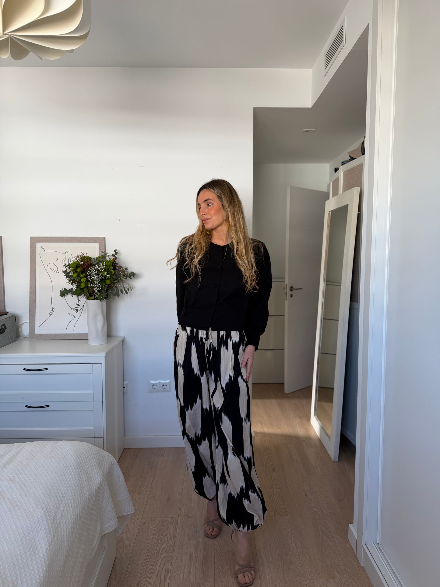 Pantalón bombacho negro