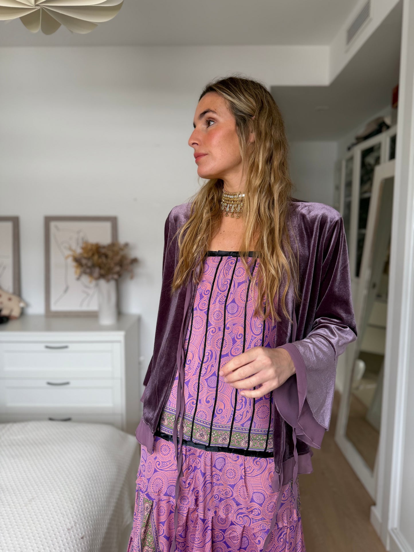 Chaqueta terciopelo y gasa berenjena