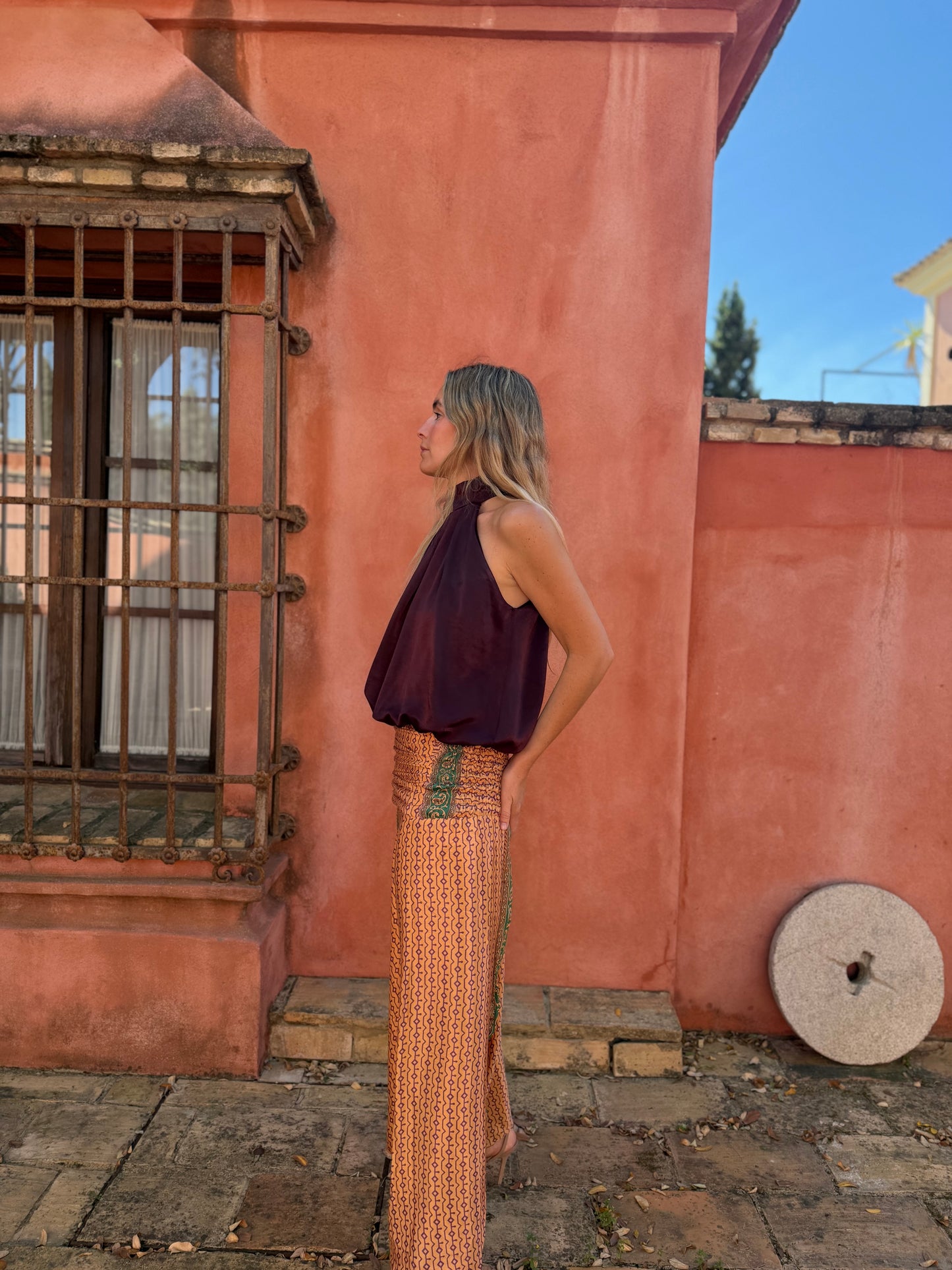 Top halter berenjena