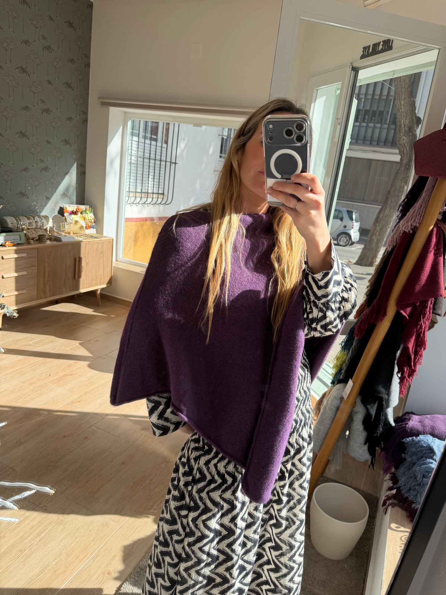 Poncho cerrado lana morado