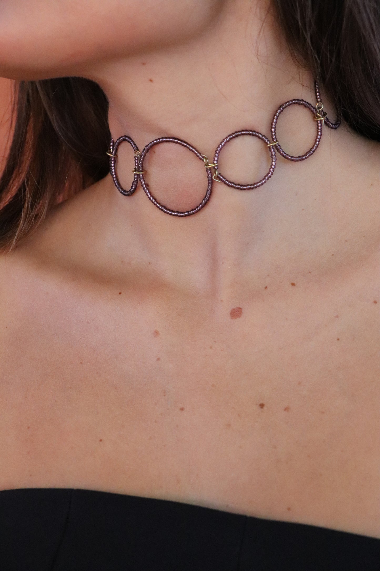 Choker bolitas berenjena